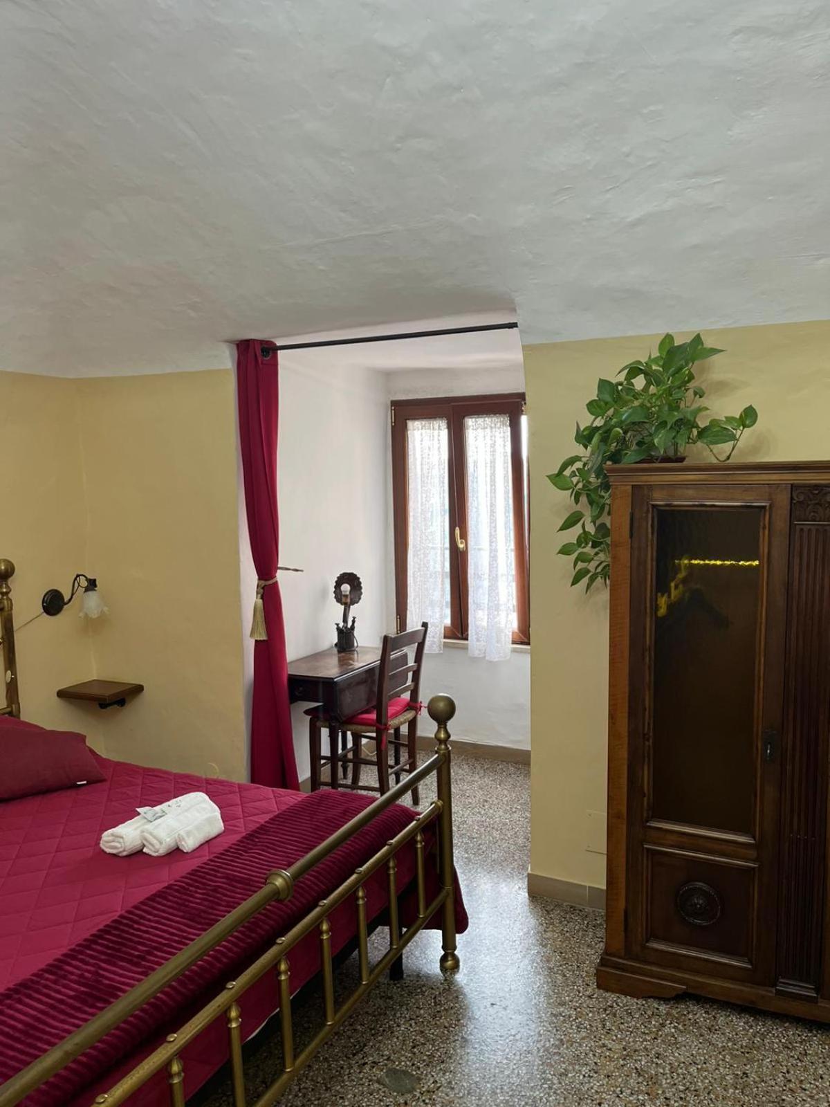 La Torre Della Piramide Hotel Pitigliano Buitenkant foto